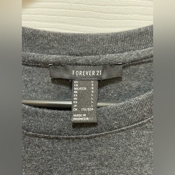 Forever 21 gray crop top - Picture 2 of 2